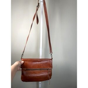 Buffalo Jackson Brown Leather Fold Over‎ Crossbody  Bag Handbag Purse Madison